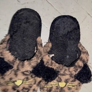 Leopard Print Fuzzy Slippers